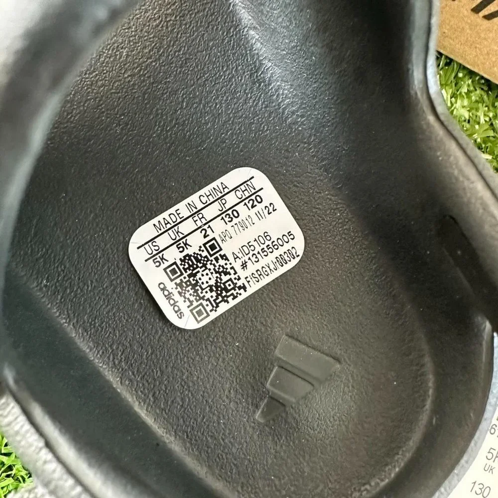 2024 Yeezy Slides 'Dark Onyx' 👟